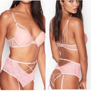 MEDIUM Victoria’s Secret Very Sexy ouvert garter panty